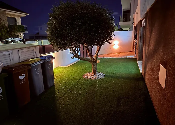 Modern Near Lisbon & Beaches With Heated Pool