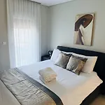 Modern Near Lisbon & Beaches With Heated Pool *