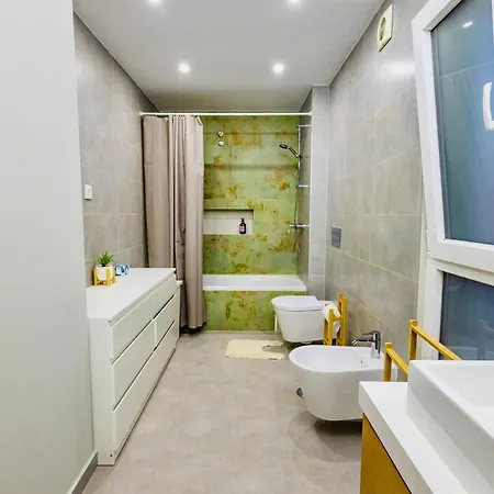 Modern Near Lisbon & Beaches With Heated Pool