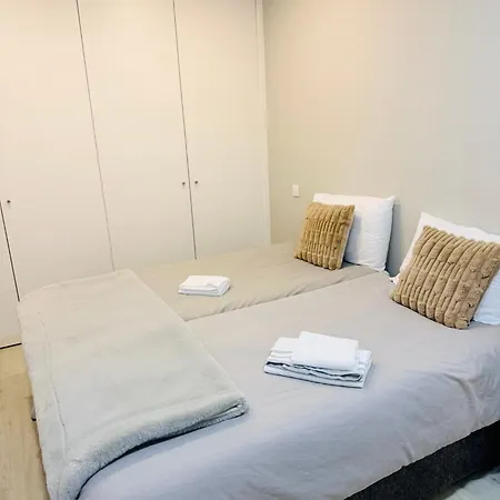 Modern Near Lisbon & Beaches With Heated Pool Fernao Ferro