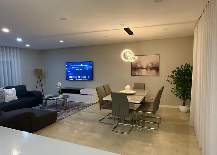 Modern Near Lisbon & Beaches With Heated Pool Villa