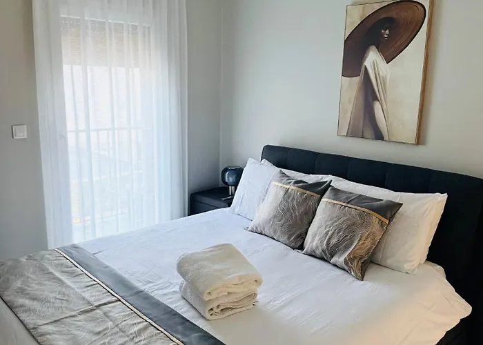 Modern Near Lisbon & Beaches With Heated Pool *